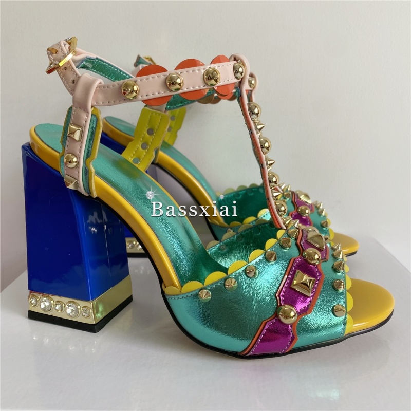 Luxury Rivet T-Strap Sandals W – Leather Work Heels Bewertung und Preis